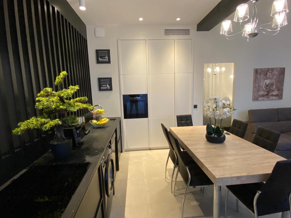 Zen And Charming - Center -5 Min Walk To Sea- 2br Daire